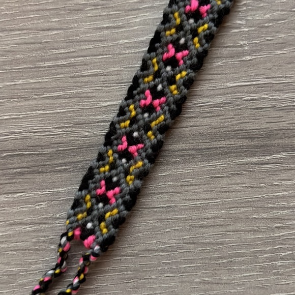 🔸Bundle of 2 threaded bracelets! Handmade, both with ties. Fits most wrists! - Picture 4 of 7